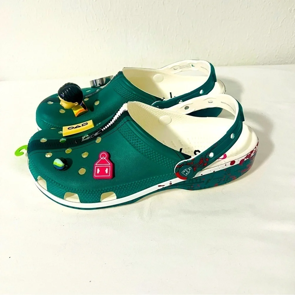 Crocs X Netflix Squid Game Classic Clog M8 W10 NWT Dark Green with Jibbitz